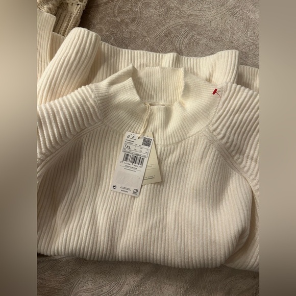 Mango High collar ribbed knit sweater in Ecru New with Tags! - Picture 4 of 5